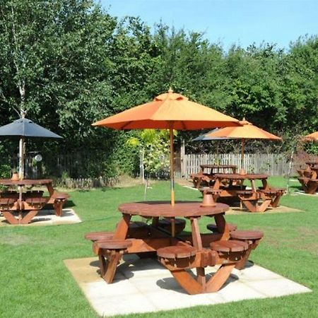 Premier Inn Premier Inn Southend Airport Esterno foto