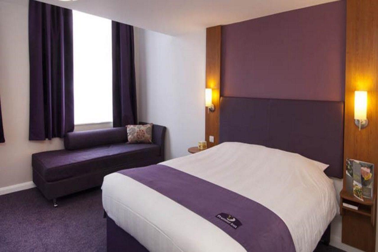 Premier Inn Premier Inn Southend Airport Esterno foto