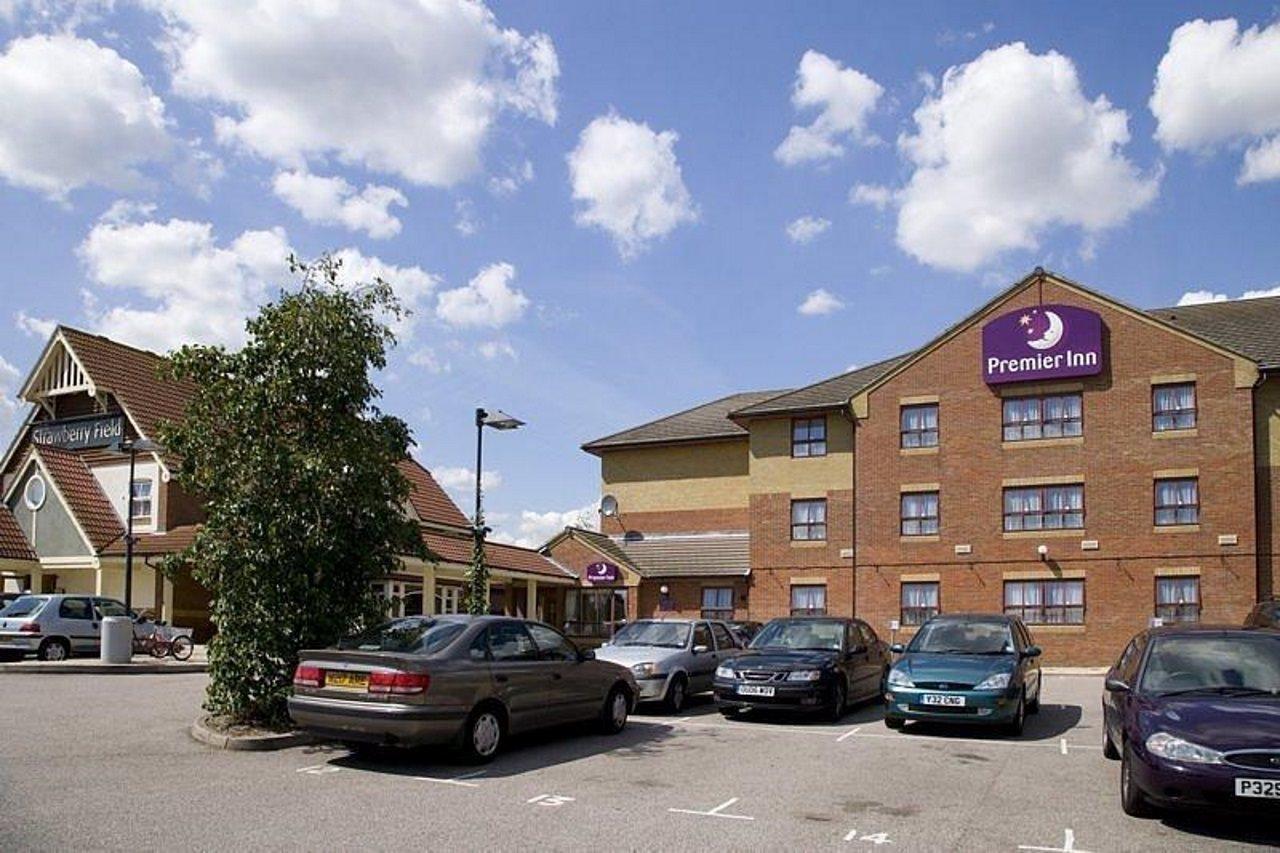 Premier Inn Premier Inn Southend Airport Esterno foto