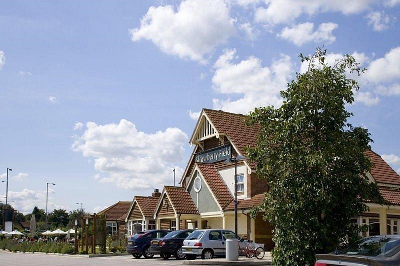 Premier Inn Premier Inn Southend Airport Esterno foto