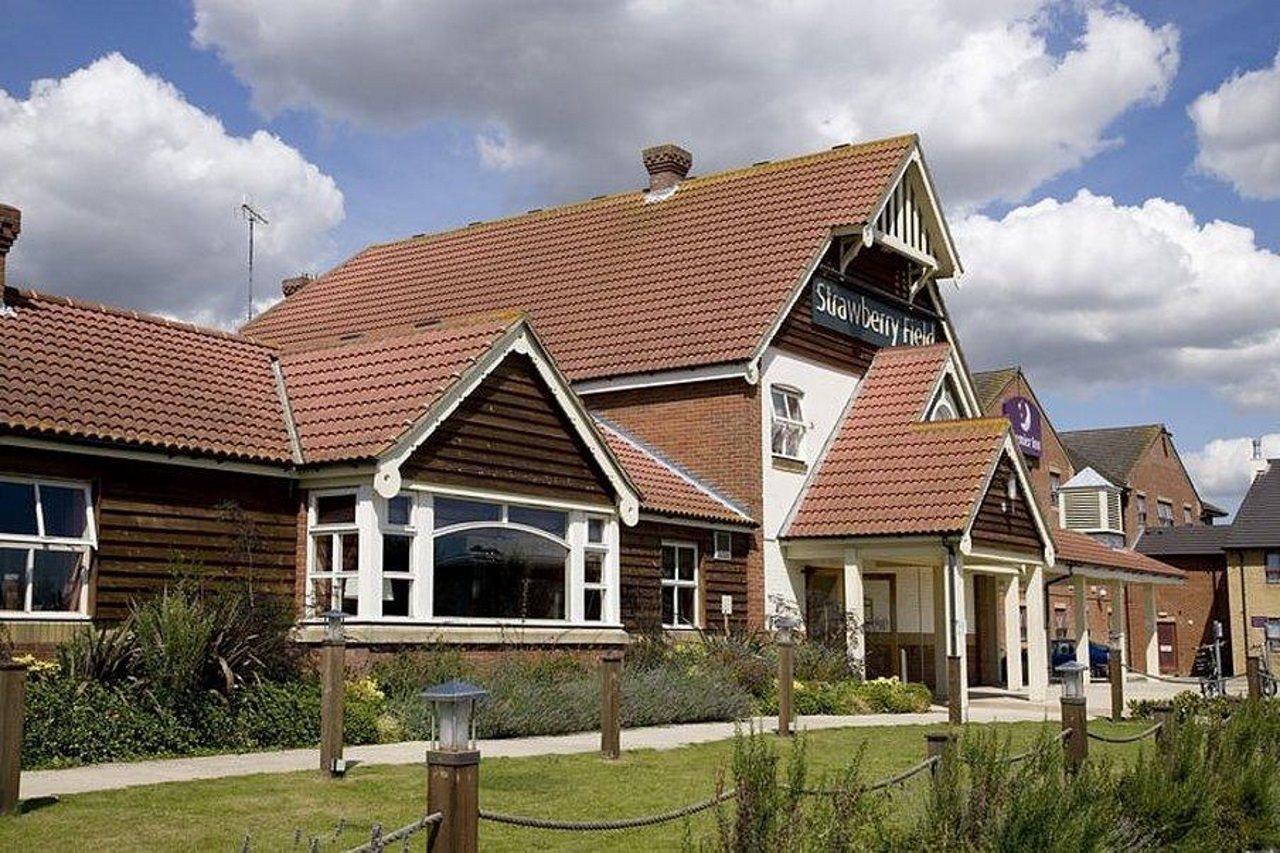 Premier Inn Premier Inn Southend Airport Esterno foto