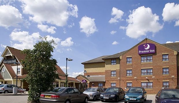 Premier Inn Premier Inn Southend Airport Esterno foto